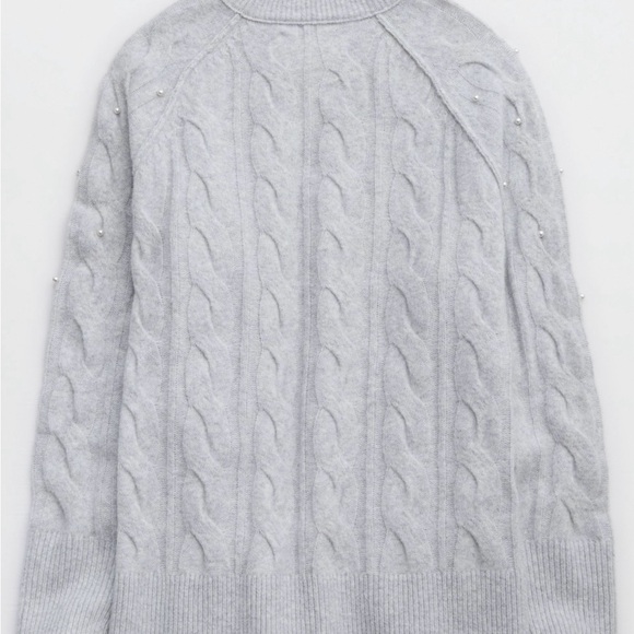NWT! Aerie Unreal Cable Pearl Crewneck Sweater Size Small - Picture 3 of 6